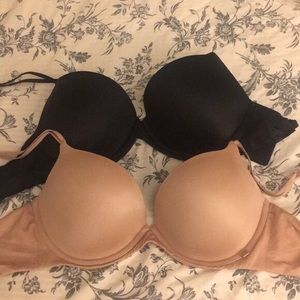 Two Very Sexy Lightly Lines Plunge Bras